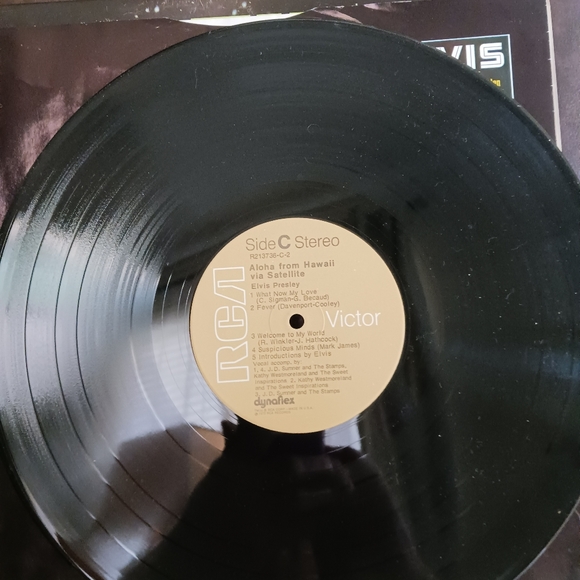 Elvis Album collection. Aloha Live from Hawaii 2 album set and The Sun Sessions - Picture 7 of 12